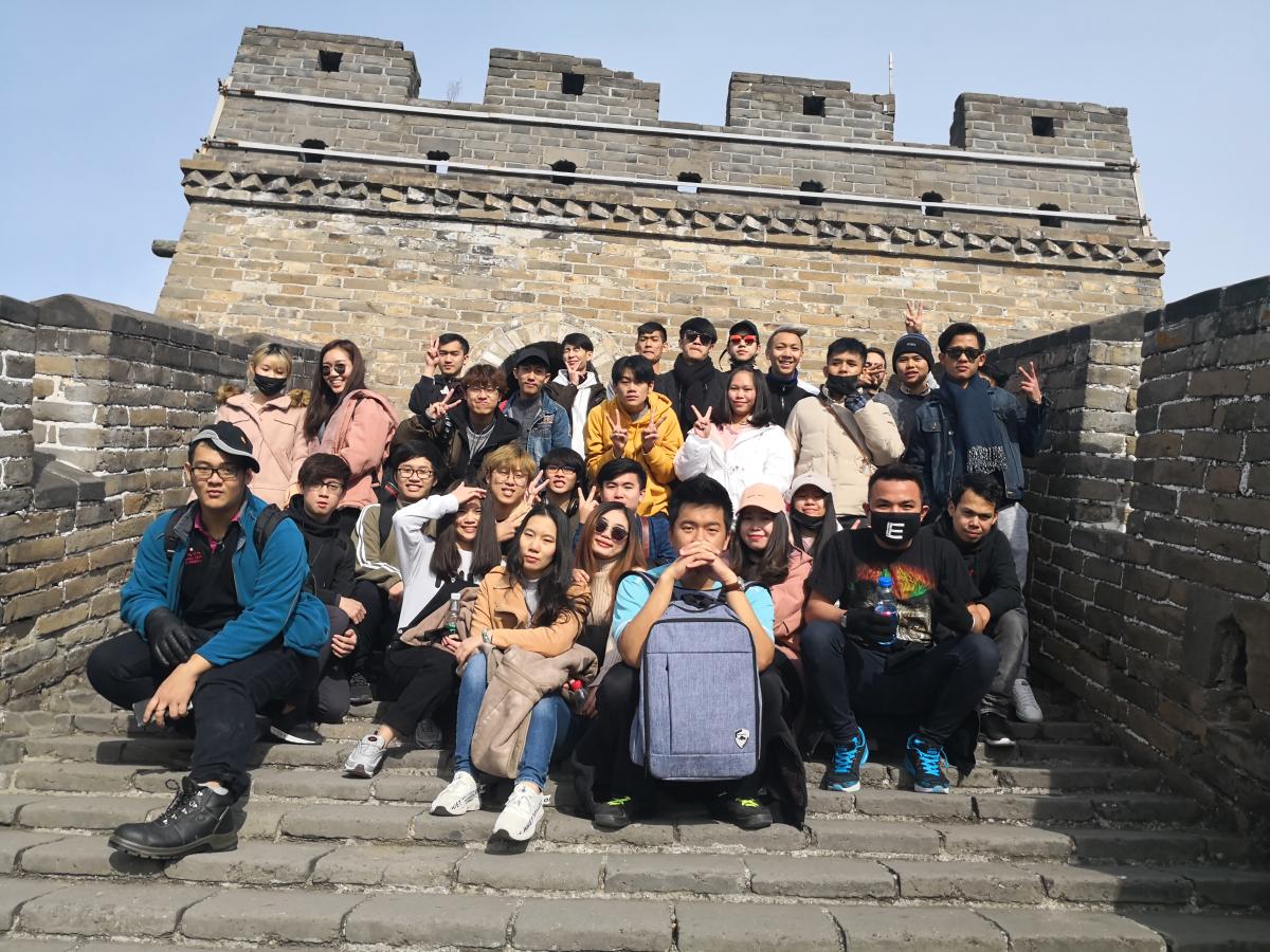 留学生登长城感受中国文化